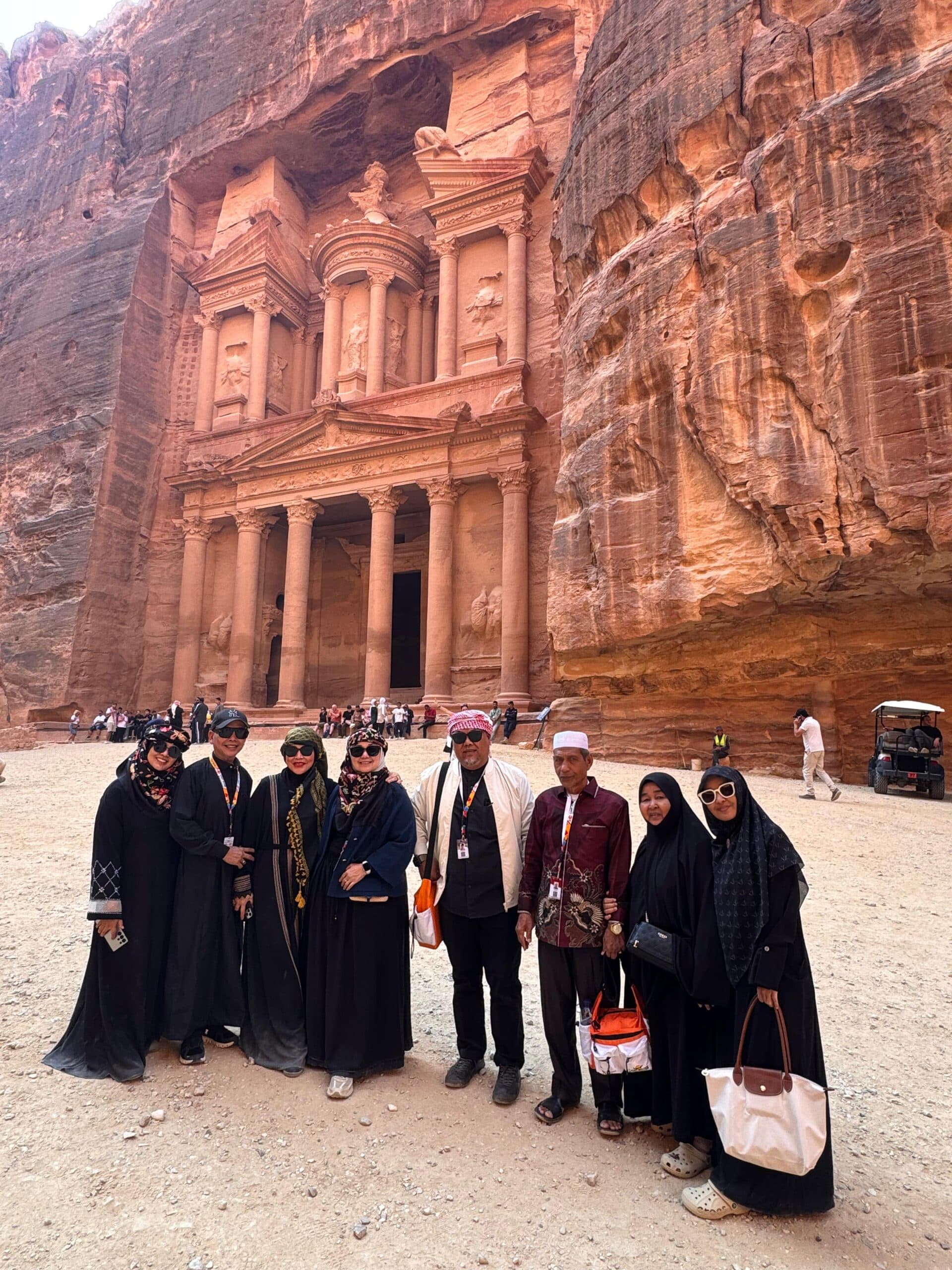 Kunjungan Ziarah Jemaah di Situs Historical Petra